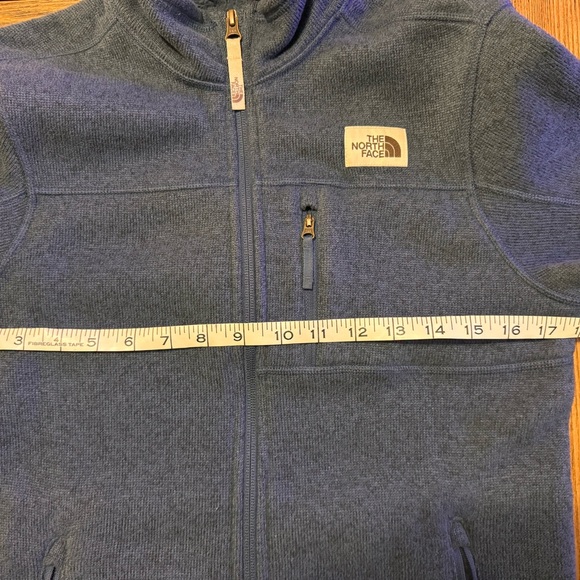 The North Face Navy Blue Fleece Jacket boys large 16-18 excellent condition - Picture 6 of 6